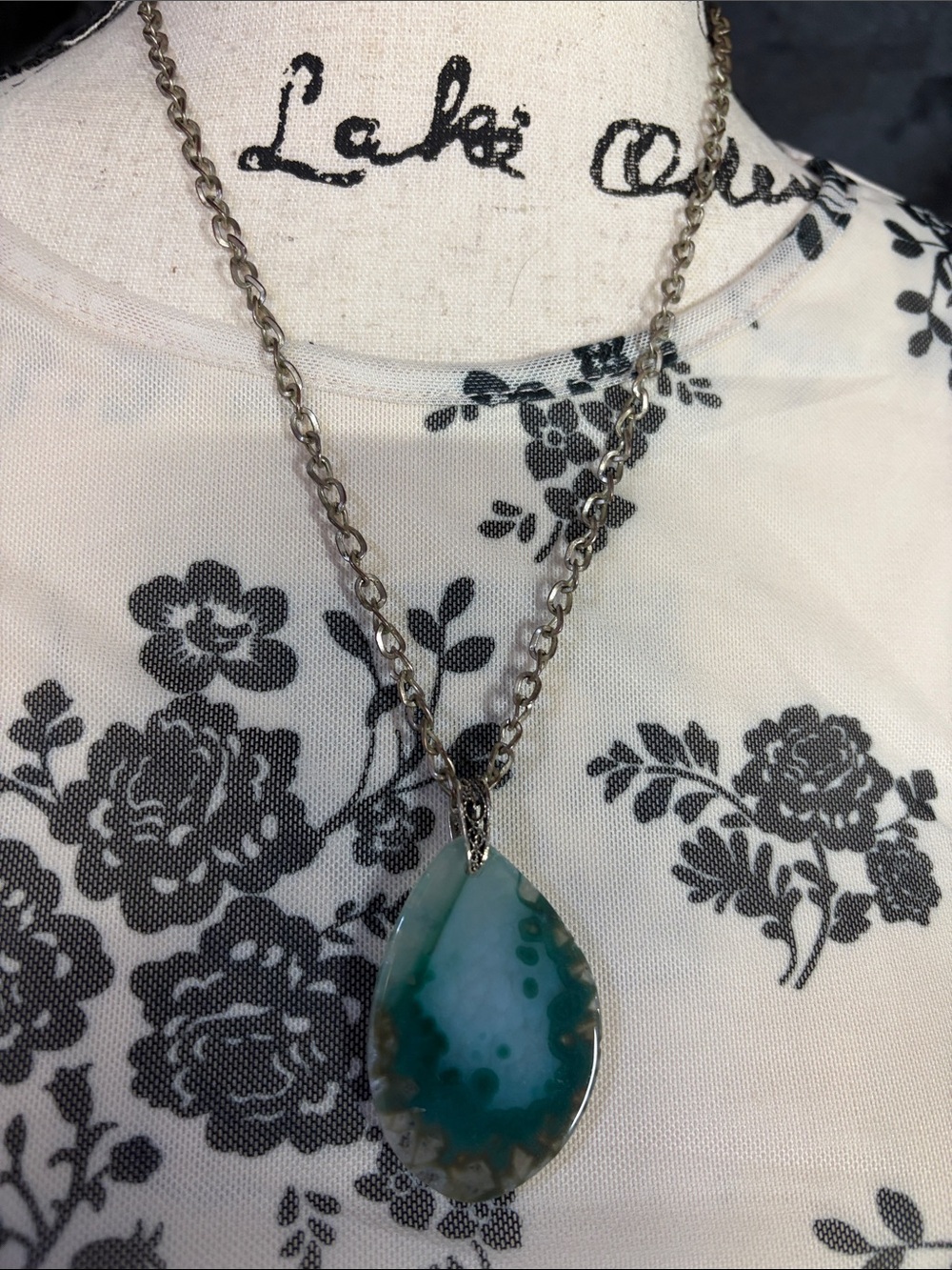 Earthy Green Agate Slice Necklace Witchy Luxe Boho Pendant Stone of Luck